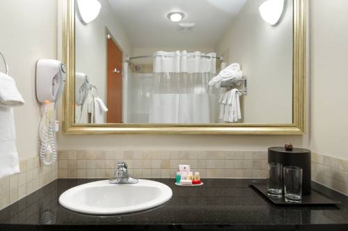 Imagen de la habitación del Hotel Ramada By Wyndham Olds. Foto 3