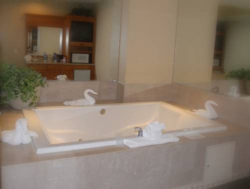 Imagen de la habitación del Hotel Ramada By Wyndham Olympia. Foto 9