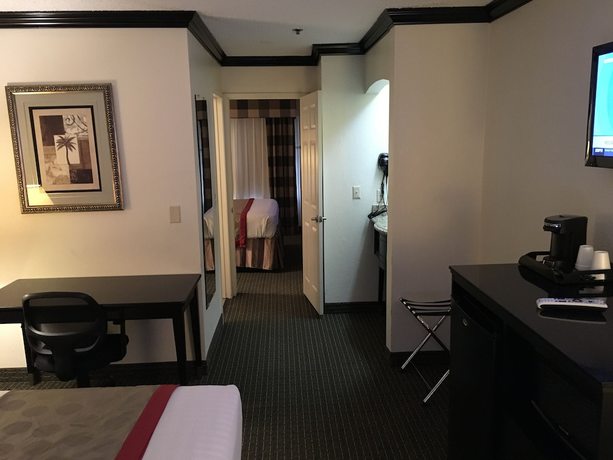 Imagen de la habitación del Hotel Ramada By Wyndham Ontario. Foto 5