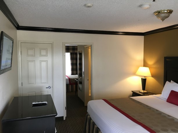 Imagen de la habitación del Hotel Ramada By Wyndham Ontario. Foto 6