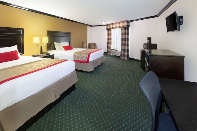 Imagen de la habitación del Hotel Ramada By Wyndham Ontario. Foto 7