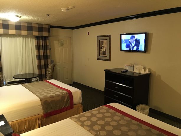 Imagen de la habitación del Hotel Ramada By Wyndham Ontario. Foto 8