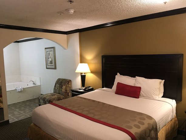 Imagen de la habitación del Hotel Ramada By Wyndham Ontario. Foto 9