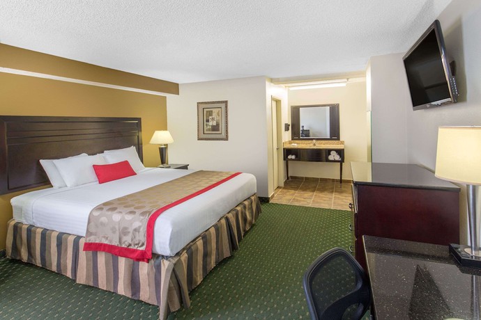 Imagen de la habitación del Hotel Ramada By Wyndham Ontario. Foto 17