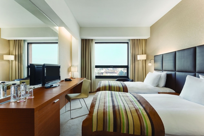 Imagen de la habitación del Hotel Ramada By Wyndham Oradea. Foto 2