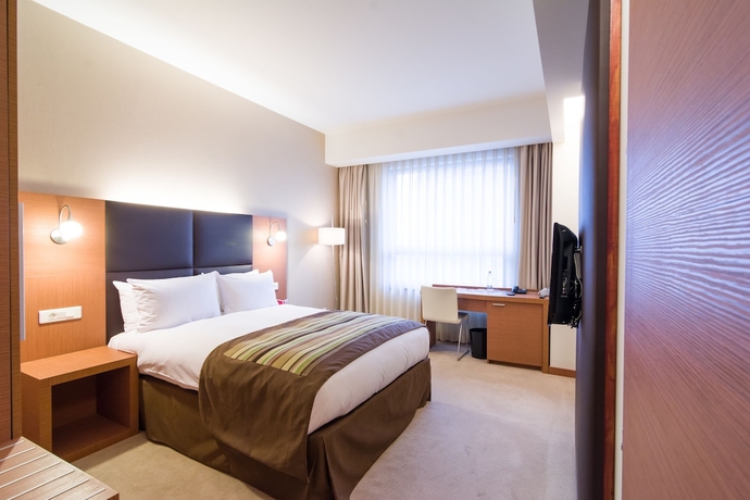 Imagen de la habitación del Hotel Ramada By Wyndham Oradea. Foto 6