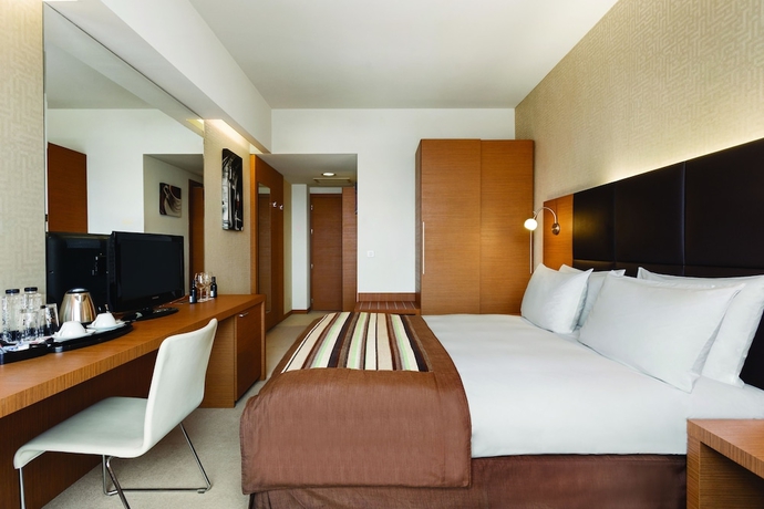 Imagen de la habitación del Hotel Ramada By Wyndham Oradea. Foto 9