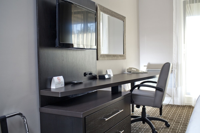 Imagen de la habitación del Hotel Ramada By Wyndham Ottawa On The Rideau. Foto 3