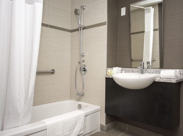 Imagen de la habitación del Hotel Ramada By Wyndham Ottawa On The Rideau. Foto 8