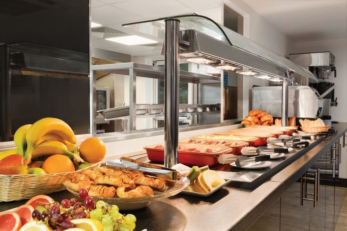 Imagen del bar/restaurante del Hotel Ramada By Wyndham Oxford. Foto 4