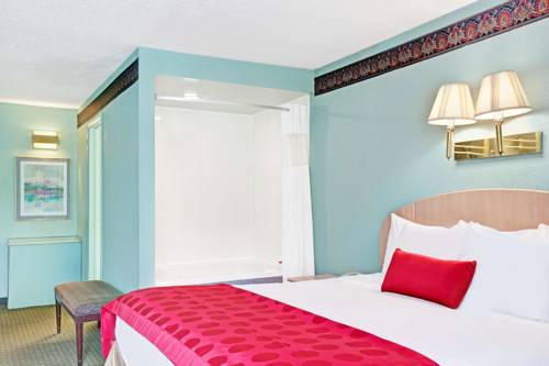 Imagen de la habitación del Hotel Ramada By Wyndham Parsippany. Foto 6