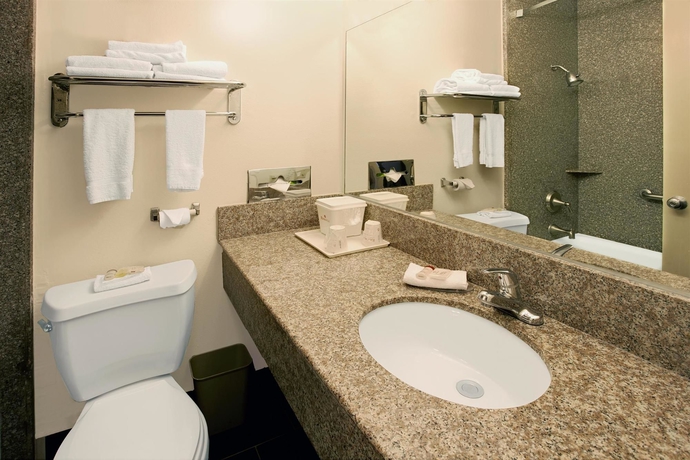 Imagen de la habitación del Hotel Ramada By Wyndham Pasadena. Foto 5