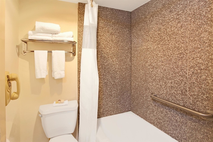 Imagen de la habitación del Hotel Ramada By Wyndham Pasadena. Foto 10