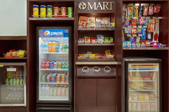 Imagen de los interiores del Hotel Ramada By Wyndham Pelham. Foto 18