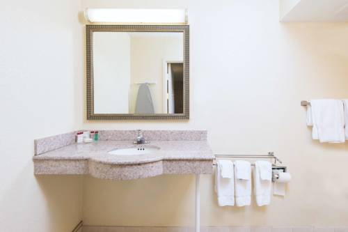 Imagen de la habitación del Hotel Ramada By Wyndham Pikesville/baltimore North. Foto 6