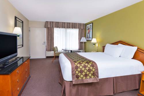 Imagen de la habitación del Hotel Ramada By Wyndham Pikesville/baltimore North. Foto 13