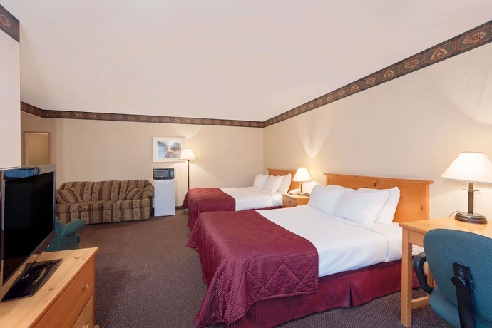 Imagen de la habitación del Hotel Ramada By Wyndham Pinewood Park Resort North Bay. Foto 2