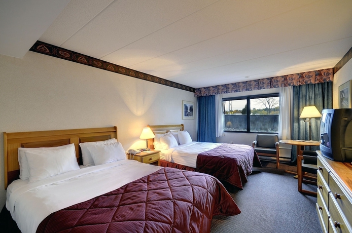 Imagen de la habitación del Hotel Ramada By Wyndham Pinewood Park Resort North Bay. Foto 3