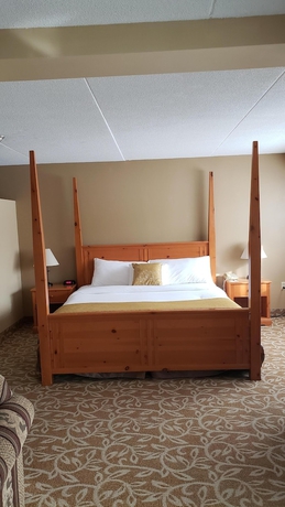 Imagen de la habitación del Hotel Ramada By Wyndham Pinewood Park Resort North Bay. Foto 11