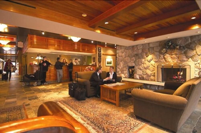 Imagen de los interiores del Hotel Ramada By Wyndham Pinewood Park Resort North Bay. Foto 19