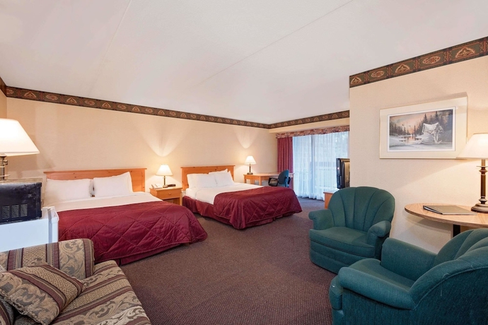 Imagen de la habitación del Hotel Ramada By Wyndham Pinewood Park Resort North Bay. Foto 13