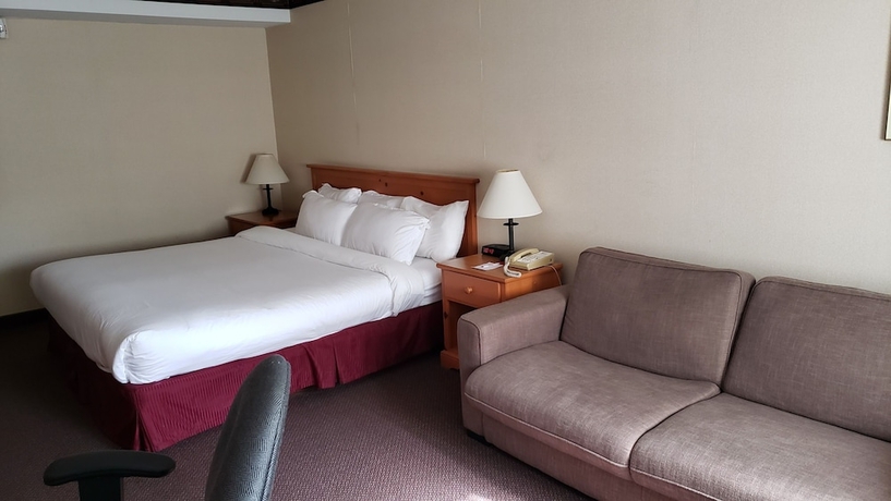 Imagen de la habitación del Hotel Ramada By Wyndham Pinewood Park Resort North Bay. Foto 14