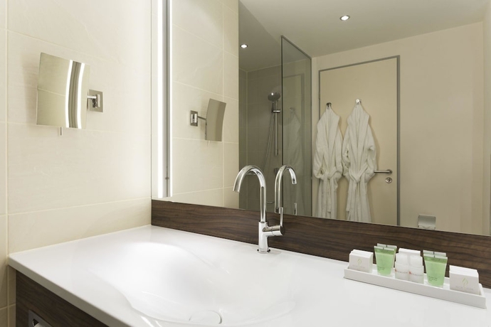 Imagen de la habitación del Hotel Ramada By Wyndham Pitesti. Foto 8