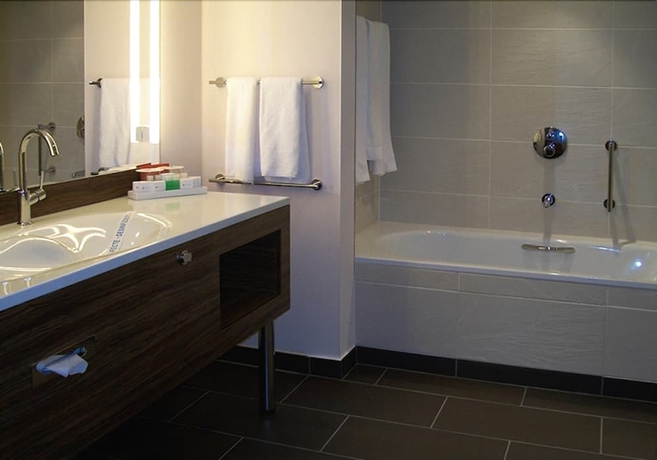 Imagen de la habitación del Hotel Ramada By Wyndham Pitesti. Foto 13