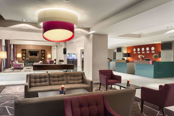 Imagen de los interiores del Hotel Ramada By Wyndham Pitesti. Foto 17