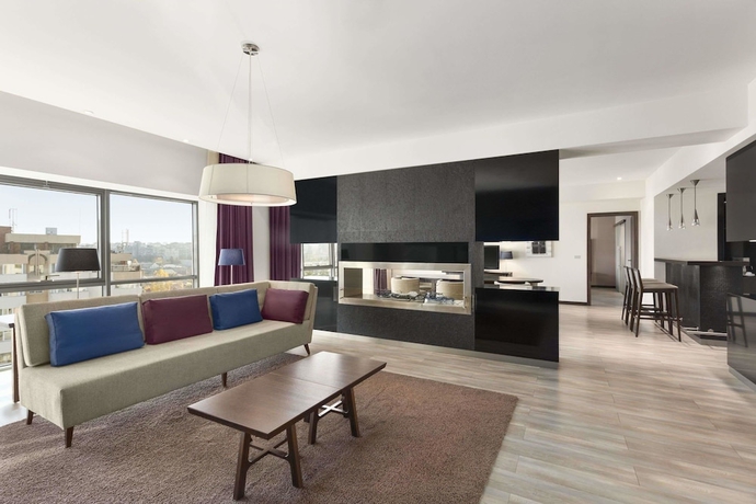 Imagen de la habitación del Hotel Ramada By Wyndham Pitesti. Foto 15