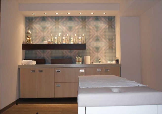 Imagen general del Hotel Ramada By Wyndham Pitesti. Foto 2