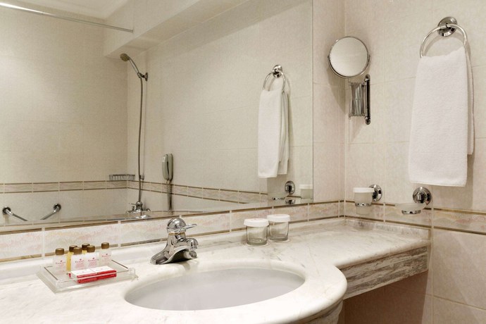 Imagen de la habitación del Hotel Ramada By Wyndham Plovdiv Trimontium. Foto 17