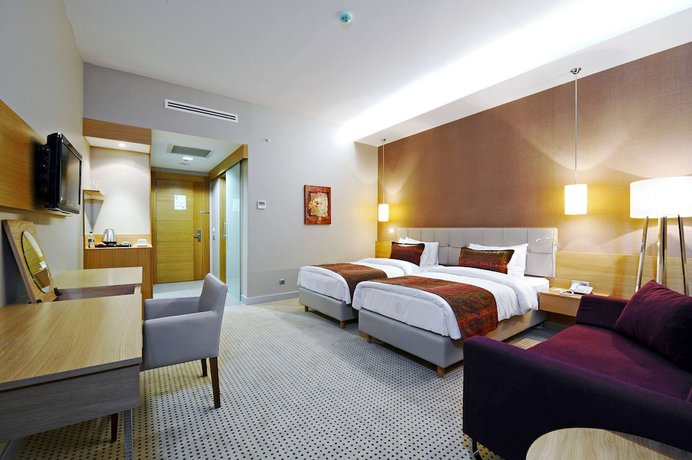 Imagen de la habitación del Hotel Ramada By Wyndham Podgorica. Foto 7