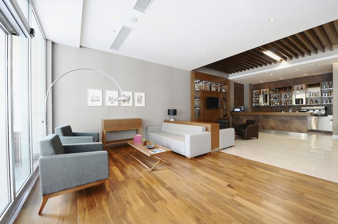 Imagen de los interiores del Hotel Ramada By Wyndham Podgorica. Foto 20