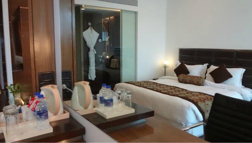 Imagen de la habitación del Hotel Ramada By Wyndham Powai and Convention Centre. Foto 6