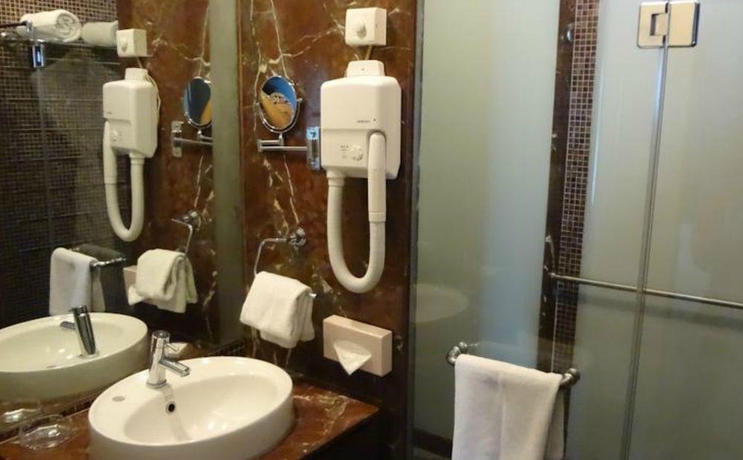 Imagen de la habitación del Hotel Ramada By Wyndham Powai and Convention Centre. Foto 16