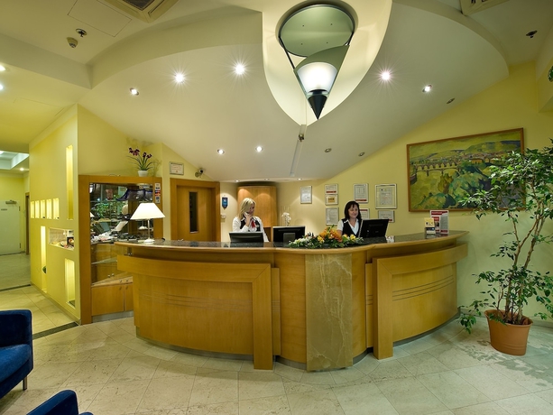 Imagen de los interiores del Hotel Ramada By Wyndham Prague City Centre. Foto 19