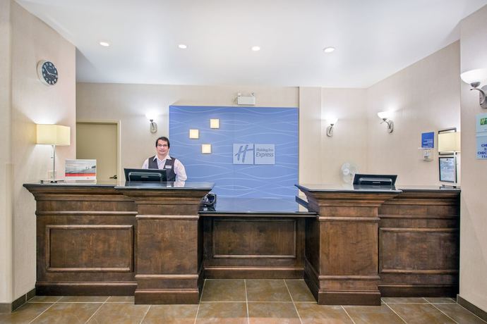 Imagen de los interiores del Hotel Ramada By Wyndham Prince Albert. Foto 15