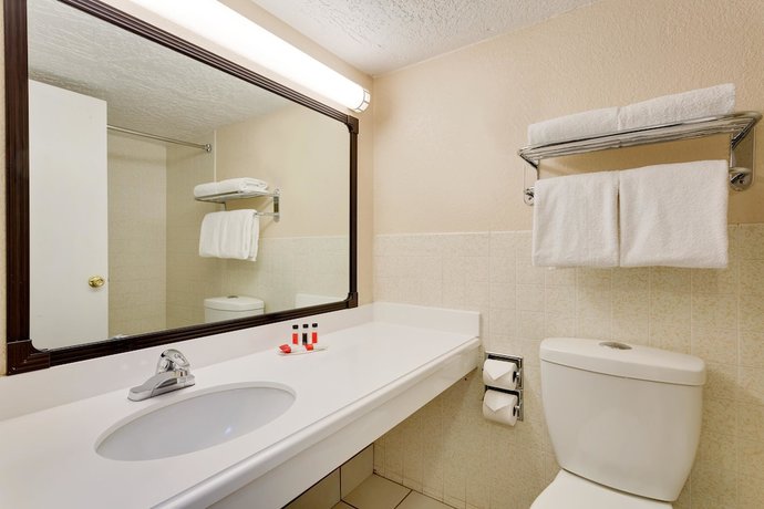 Imagen de la habitación del Hotel Ramada By Wyndham Provo. Foto 2