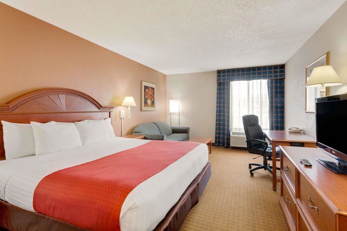Imagen de la habitación del Hotel Ramada By Wyndham Provo. Foto 6