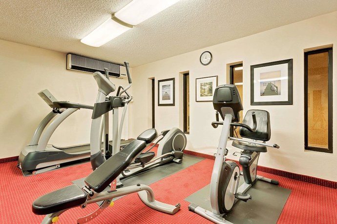 Imagen de los interiores del Hotel Ramada By Wyndham Provo. Foto 17