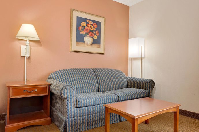 Imagen de la habitación del Hotel Ramada By Wyndham Provo. Foto 13