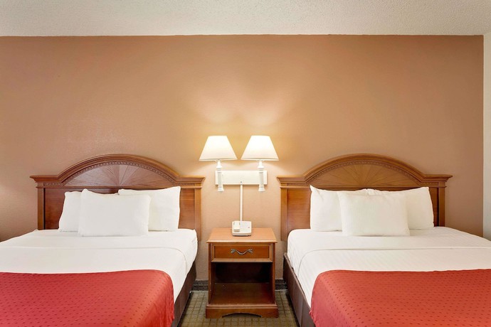 Imagen de la habitación del Hotel Ramada By Wyndham Provo. Foto 15