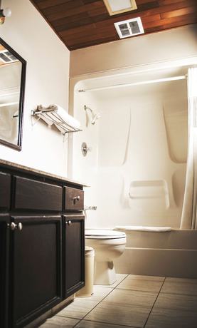 Imagen de la habitación del Hotel Ramada By Wyndham Quesnel. Foto 3