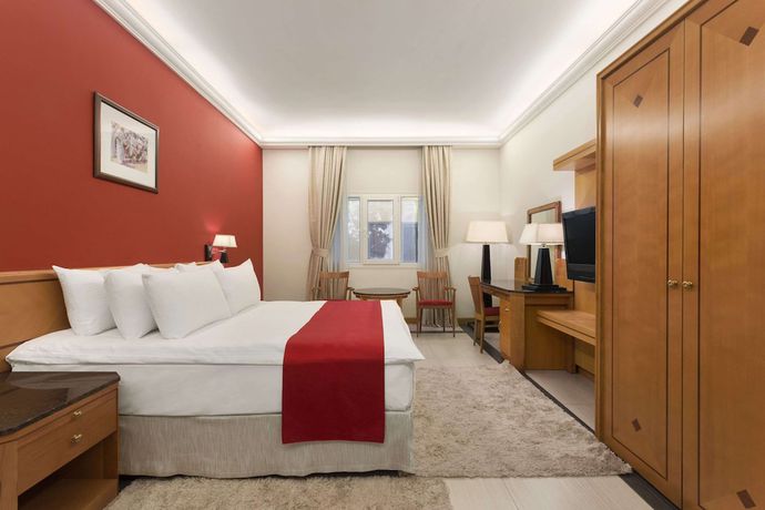 Imagen de la habitación del Hotel Ramada By Wyndham Qurum Beach. Foto 7