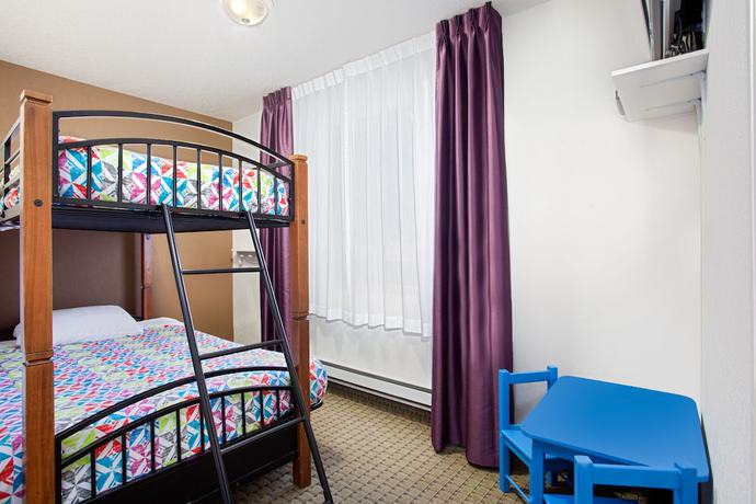 Imagen de la habitación del Hotel Ramada By Wyndham Red Deer and Suites. Foto 5