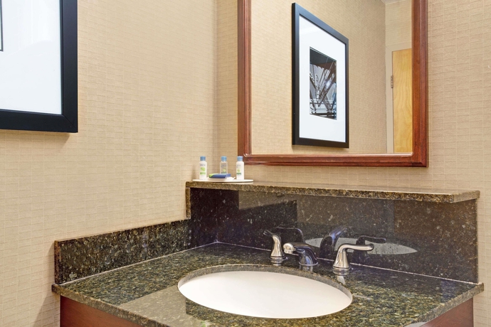 Imagen de la habitación del Hotel Ramada By Wyndham Reno and Casino. Foto 12