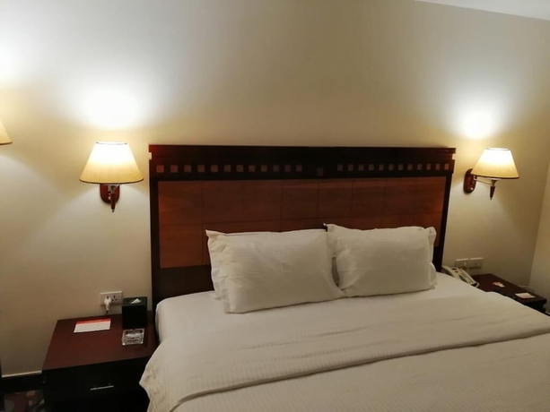 Imagen de la habitación del Hotel Ramada By Wyndham Riyadh. Foto 9