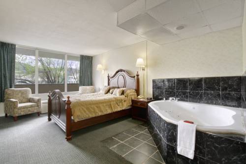 Imagen de la habitación del Hotel Ramada By Wyndham Roanoke. Foto 5