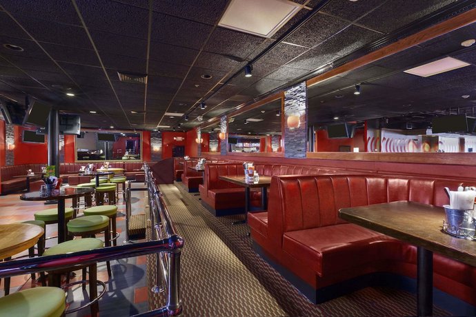 Imagen del bar/restaurante del Hotel Ramada By Wyndham Rochelle Park Near Paramus. Foto 3